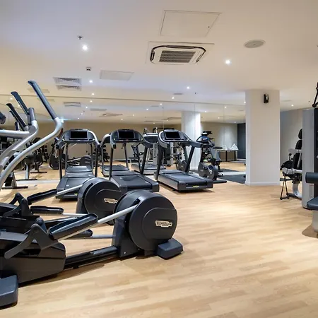 Holiday Inn Express - London Heathrow T4 By Ihg-3