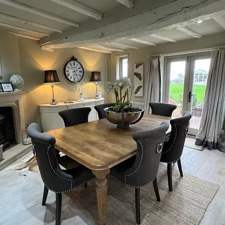 Spenford House 1640 Listed House Idilic Location Pub Walking Distance-2