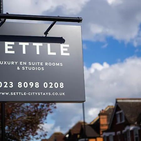 Settle In Southampton - Stylish Self Check-In Rooms & Suites-2