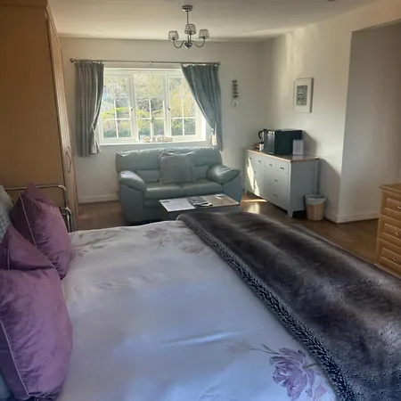 Downsfield Bed And Breakfast-2