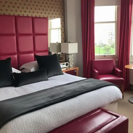 Hastings House 9-Bedroom Holiday House-3