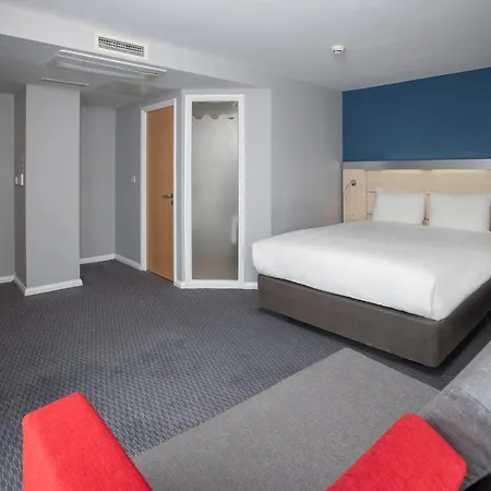 Holiday Inn Express Swindon City Centre By Ihg-2