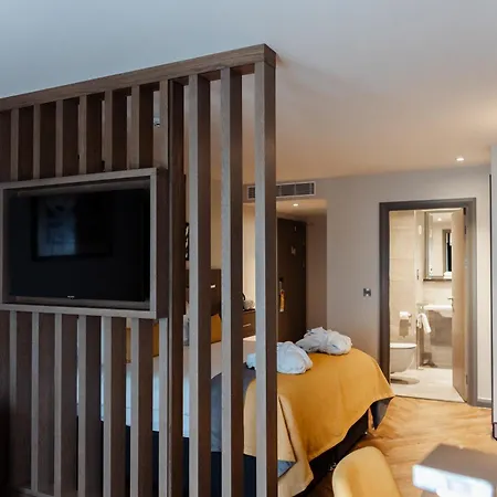 Maldron Hotel Newcastle-3