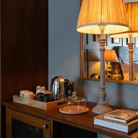 The Potters Heron - A Heartwood Inn-3