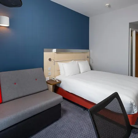 Holiday Inn Express Swindon City Centre By Ihg-3