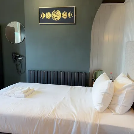 Nomi Rooms & Restaurant-3