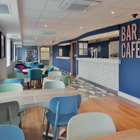 Travelodge St Austell-3