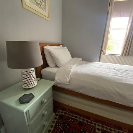 The Red House Guest House-3
