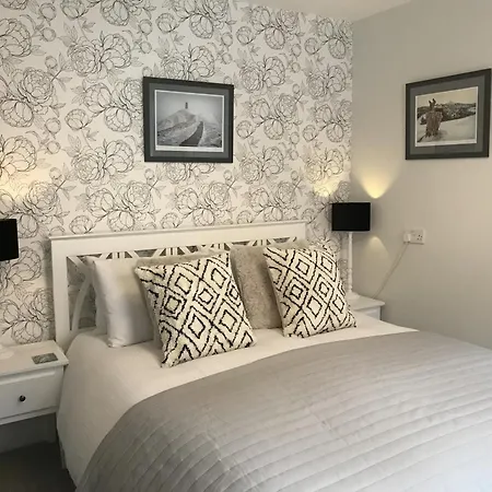The Glastonbury Town House-3