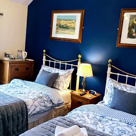 Oakfield House Bed And Breakfast-2