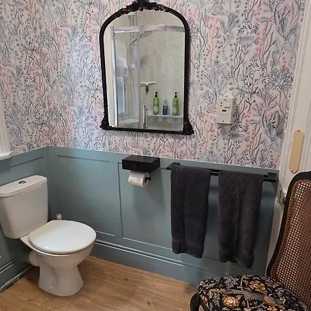 St Michael'S Boutique Guest House, North Bay, Scarborough With Free Parking And Fast Wi-Fi-3