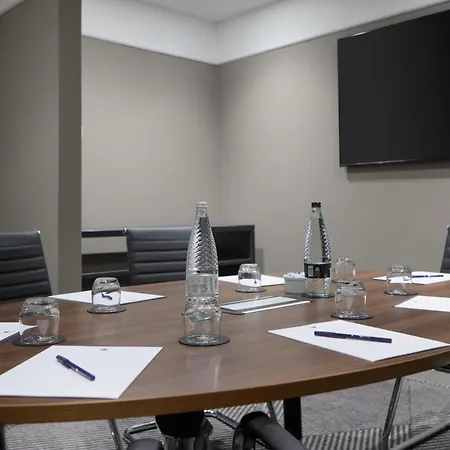 Doubletree By Hilton Dartford Bridge-3