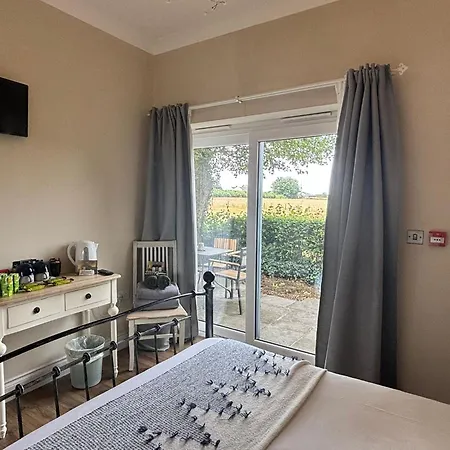 Accommodation Bristol Airport-3
