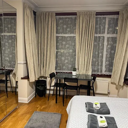 Gladstone Lodge-3