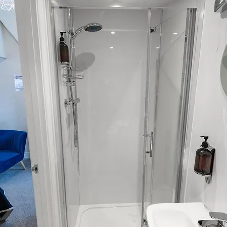 Kingsway Guesthouse - A Selection Of Single, Double And Family Rooms In A Central Location-2