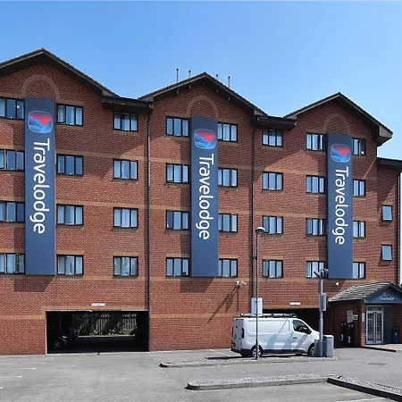 Travelodge Park Royal-2
