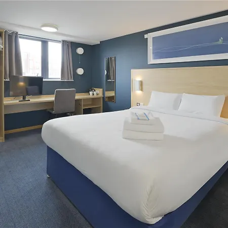 Travelodge Swindon Central-3