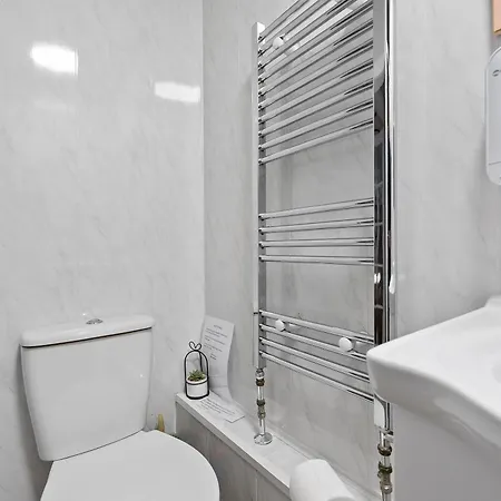 Mystayinn Telford Guest House-3