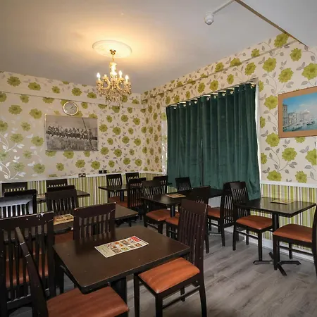 Hyde Park Court Hotel-3
