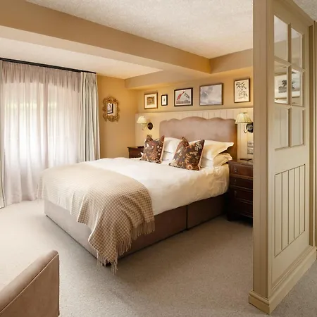 The Churchill Hotel-3