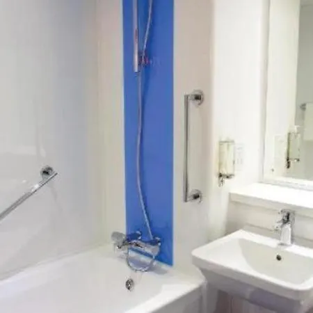 Travelodge Sheffield Central-2