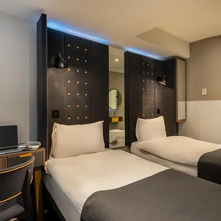 Point A Hotel London Paddington-2