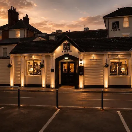 Ashbys Accommodation & Spa Hire-2