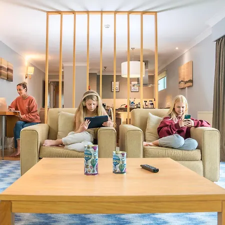 De Vere Cotswold Water Park Apartments-3