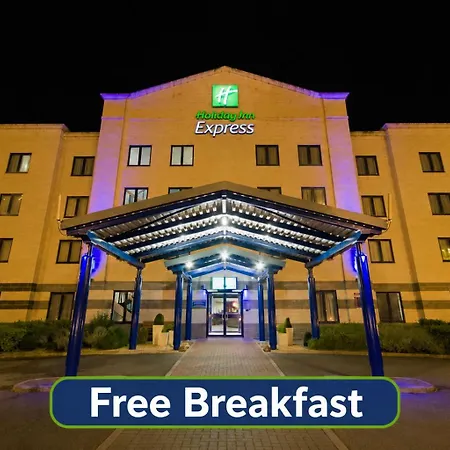 Holiday Inn Express Poole By Ihg-2