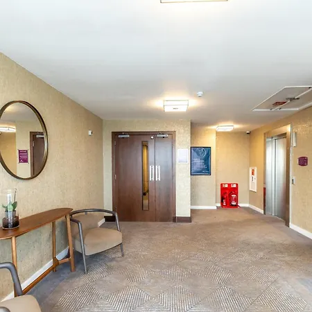 Crowne Plaza London - Gatwick Airport By Ihg-2