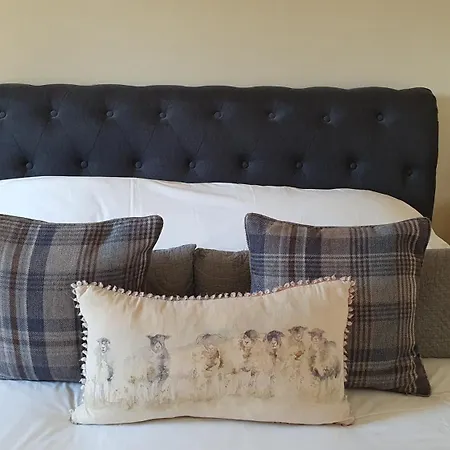 Tirindrish House B&B-3