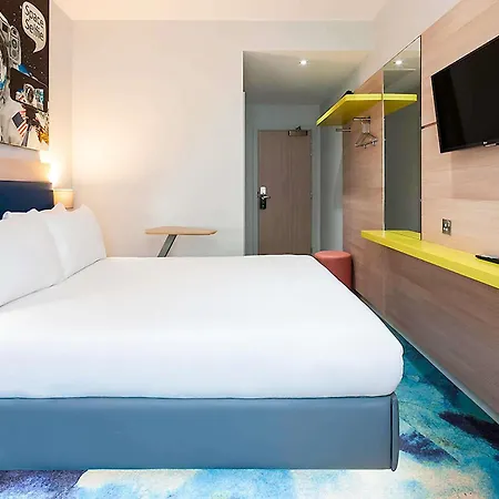 Ibis Styles London Heathrow Airport-2
