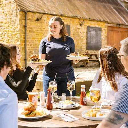 The Sun Inn At Hook Norton-3