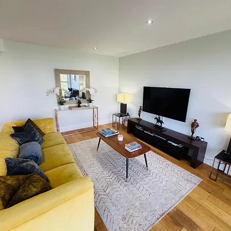 Thames View Apartment, Imperial Wharf-3