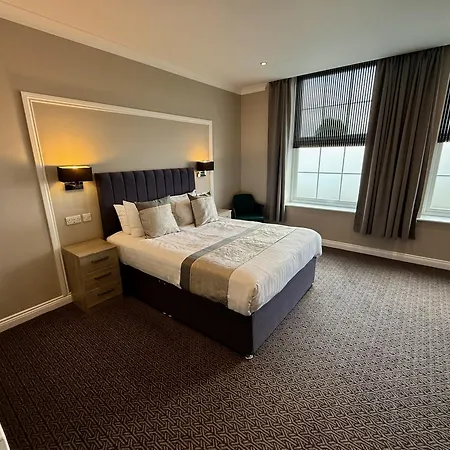 The Raven Hotel-3