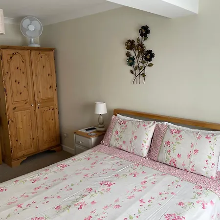 Fernlea Guest House-2