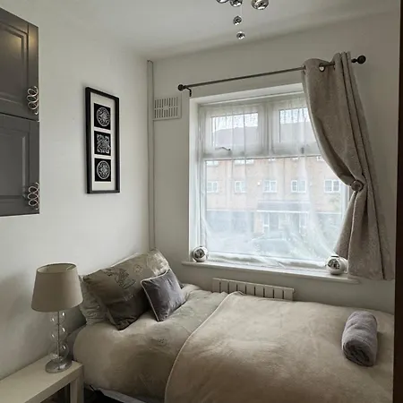 Luxury 5* Home With Secret Garden And Free Parking-2