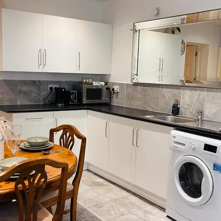 Sleeps 5 Free Parking Fast Wifi Near Hillsborough Easy Access To Sheffield City Centre And Peak District-2