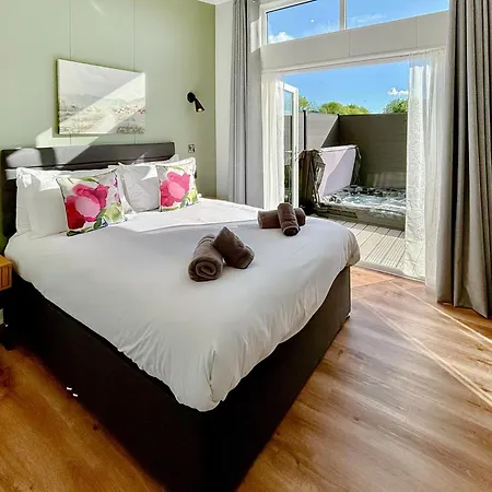 Forest Hills Lodges-3