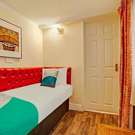 The Gullivers Hotel-2