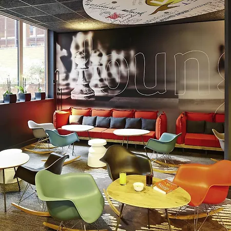 Ibis Reading Centre-3