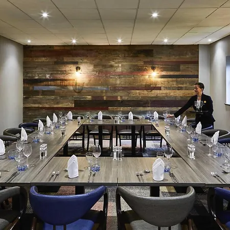 Novotel Wolverhampton City Centre-3