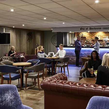 Novotel Wolverhampton City Centre-2