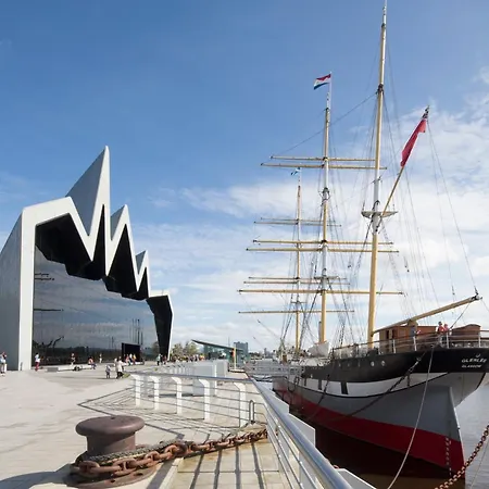 Holiday Inn Express Glasgow City Riverside By Ihg-3
