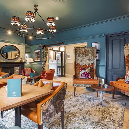 The George Hotel, Amesbury, Wiltshire - The Coaching Inn Group-2