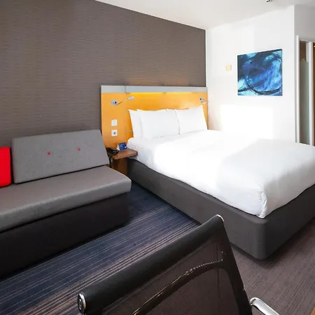 Holiday Inn Express Stevenage By Ihg-3