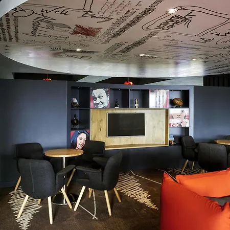 Ibis Swansea-2