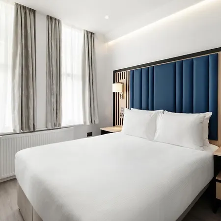 Spark By Hilton London Chiswick-3
