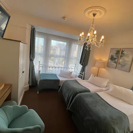 A & B Guest House Cambridge-2