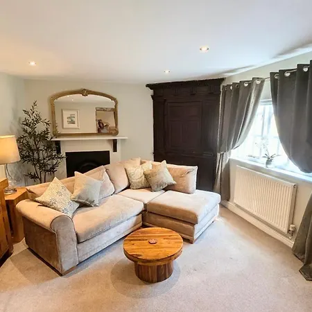 Worralls Grove Guest Farm House-3